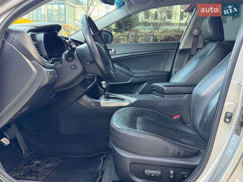 Седан Kia Optima 2012 в Львове