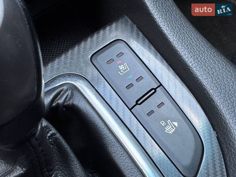 Седан Kia Optima 2012 в Львове