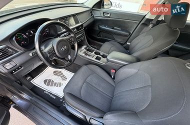 Седан Kia Optima 2016 в Киеве