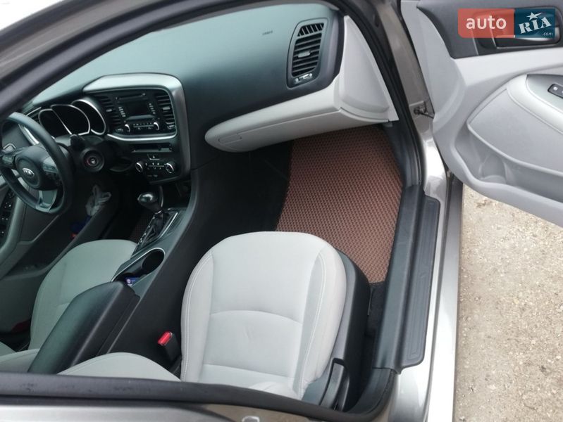 Седан Kia Optima 2015 в Хмельницком