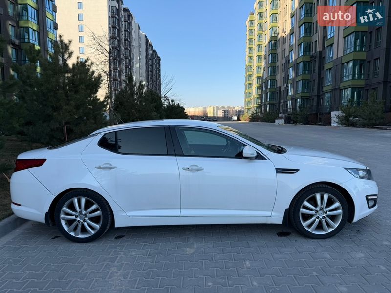 Седан Kia Optima 2012 в Киеве