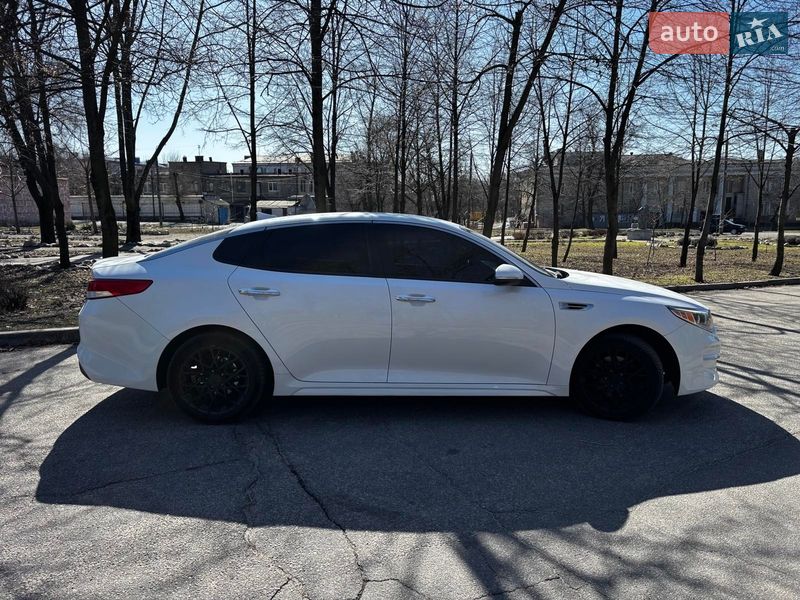 Седан Kia Optima 2016 в Запоріжжі