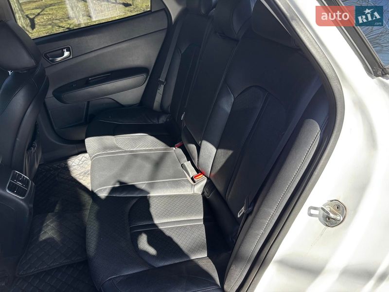 Седан Kia Optima 2016 в Запоріжжі