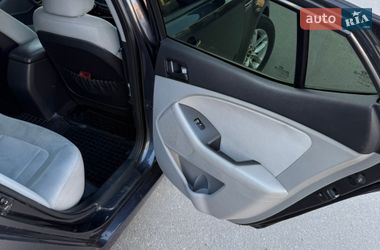 Седан Kia Optima 2011 в Полтаве