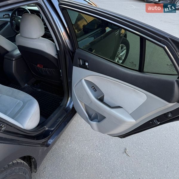 Седан Kia Optima 2011 в Полтаве