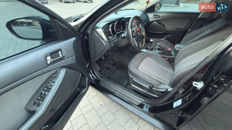 Седан Kia Optima 2012 в Міжгір'ї