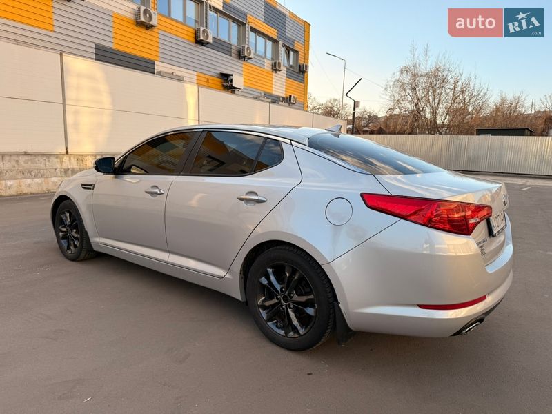 Седан Kia Optima 2012 в Києві