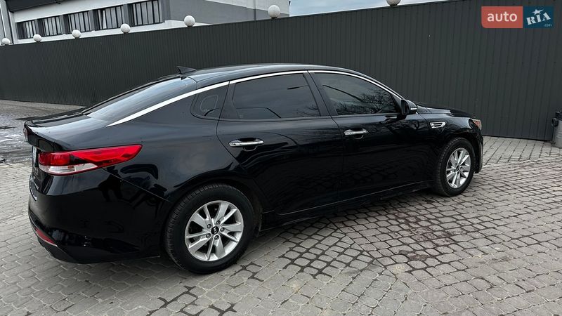 Седан Kia Optima 2016 в Ивано-Франковске