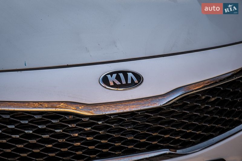 Седан Kia Optima 2017 в Киеве