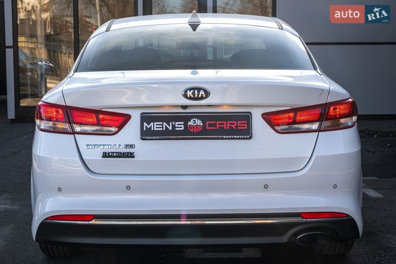 Седан Kia Optima 2017 в Киеве