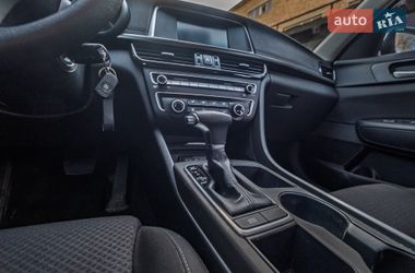 Седан Kia Optima 2017 в Киеве