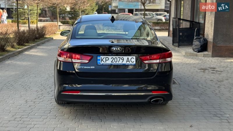 Седан Kia Optima 2017 в Ивано-Франковске