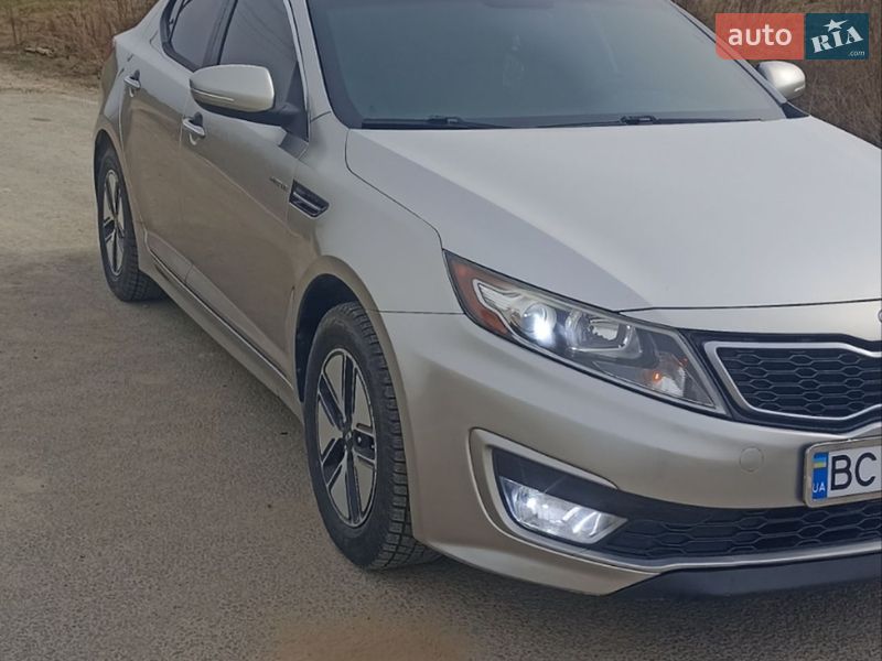 Седан Kia Optima 2013 в Львове