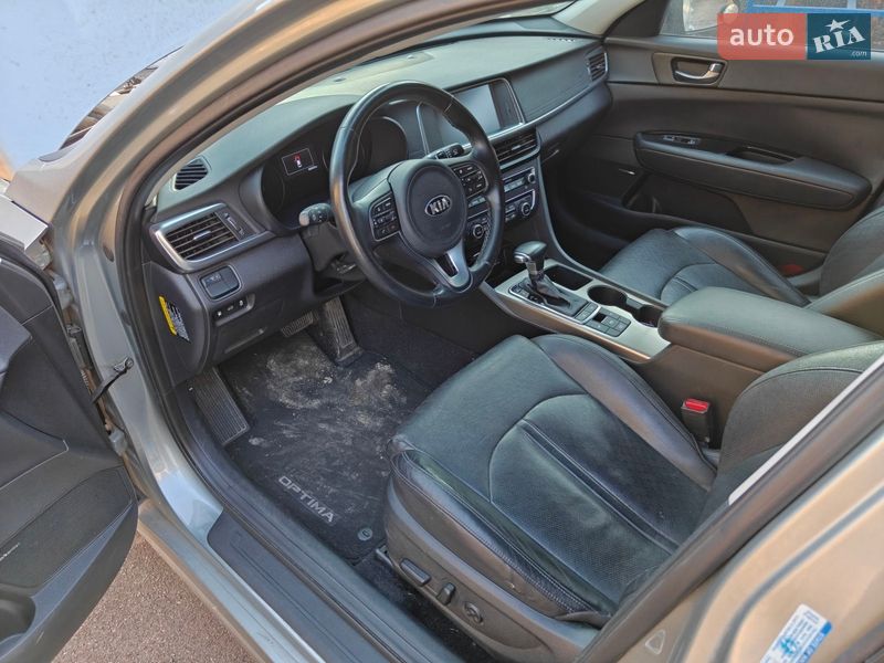 Седан Kia Optima 2017 в Киеве