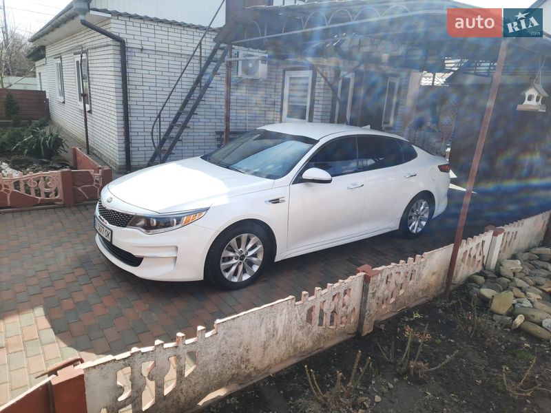Седан Kia Optima 2016 в Прилуках