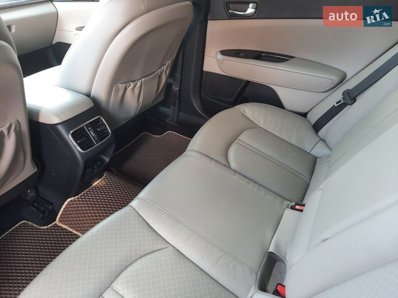 Седан Kia Optima 2016 в Прилуках