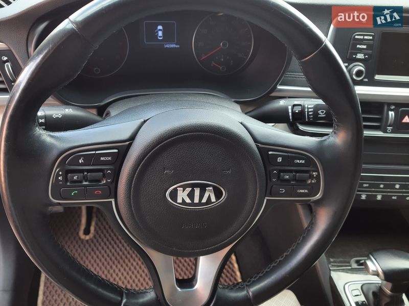 Седан Kia Optima 2016 в Прилуках
