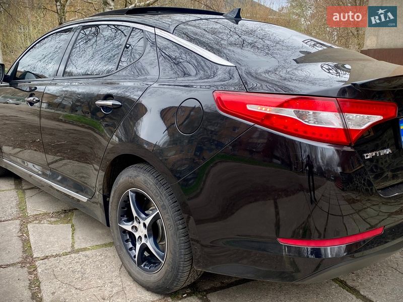 Седан Kia Optima 2013 в Новомиргороде