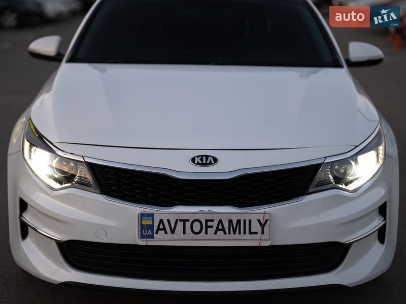 Седан Kia Optima 2016 в Днепре
