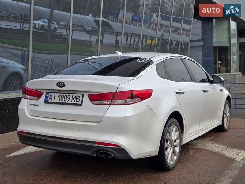 Седан Kia Optima 2016 в Киеве