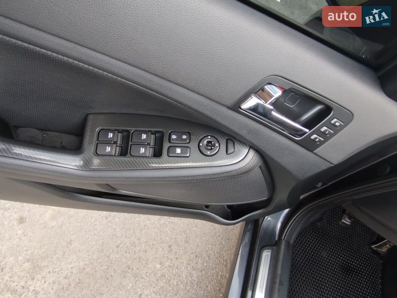 Седан Kia Optima 2013 в Києві