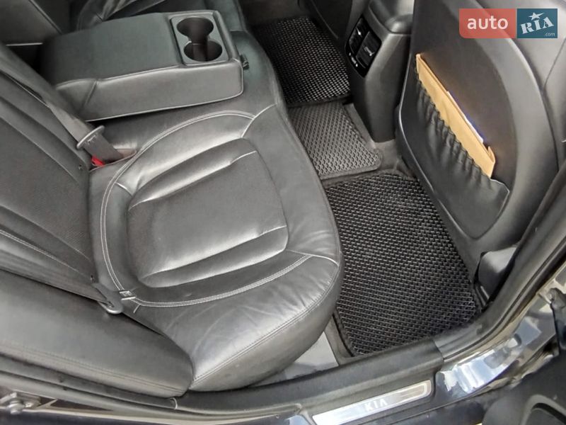 Седан Kia Optima 2013 в Києві