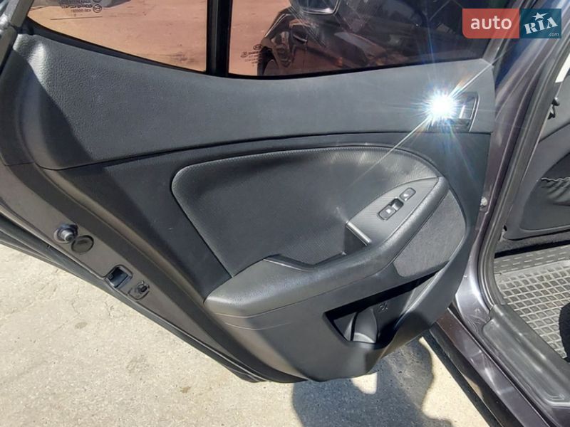 Седан Kia Optima 2013 в Києві фото 10 Седан Kia Optima 2013 в Києві