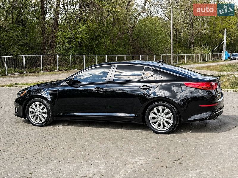 Седан Kia Optima 2014 в Черновцах
