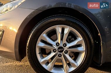Седан Kia Optima 2012 в Києві