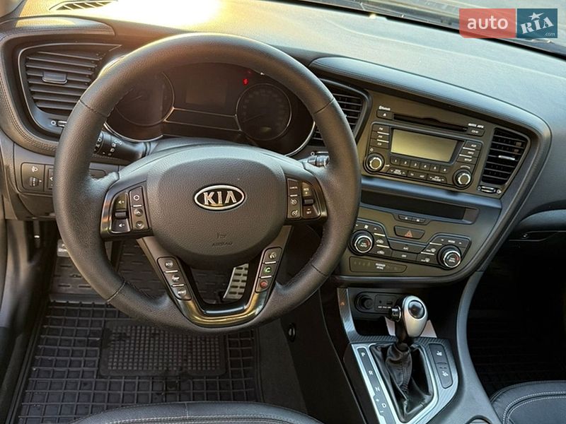 Седан Kia Optima 2012 в Києві