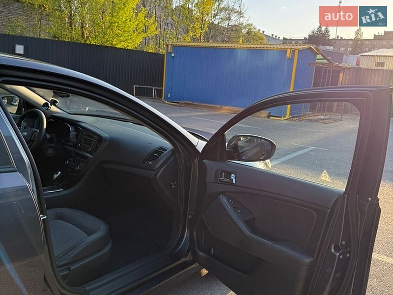 Седан Kia Optima 2012 в Києві