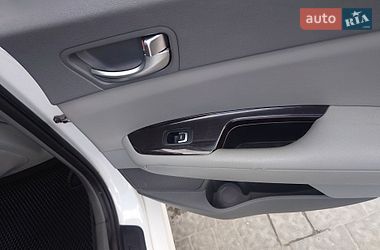 Седан Kia Optima 2015 в Львове