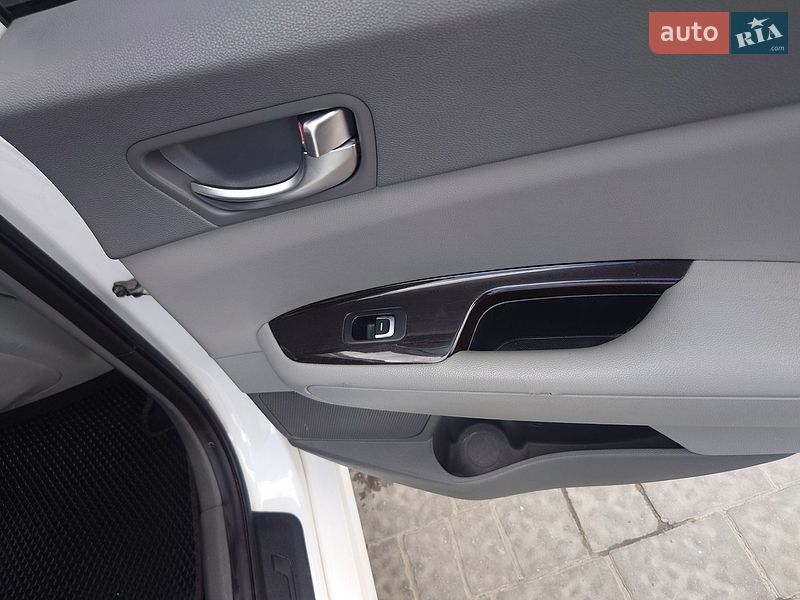 Седан Kia Optima 2015 в Львове