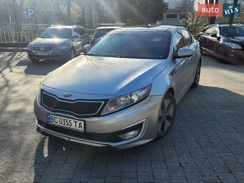 Седан Kia Optima 2012 в Львові