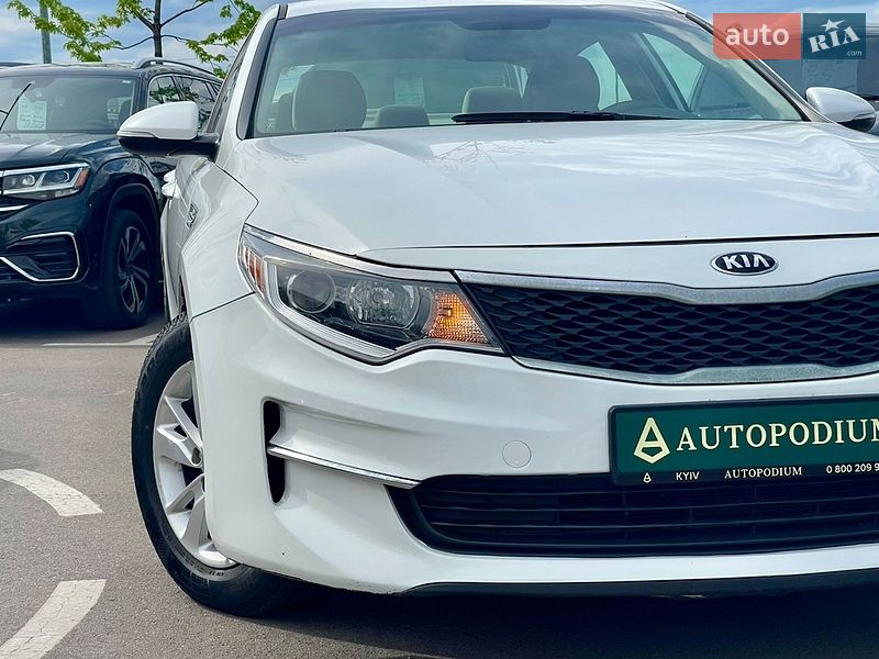 Седан Kia Optima 2016 в Киеве