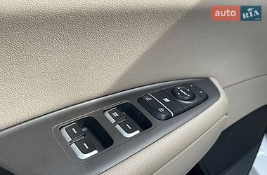 Седан Kia Optima 2016 в Киеве