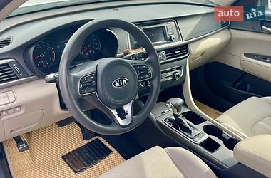 Седан Kia Optima 2016 в Киеве