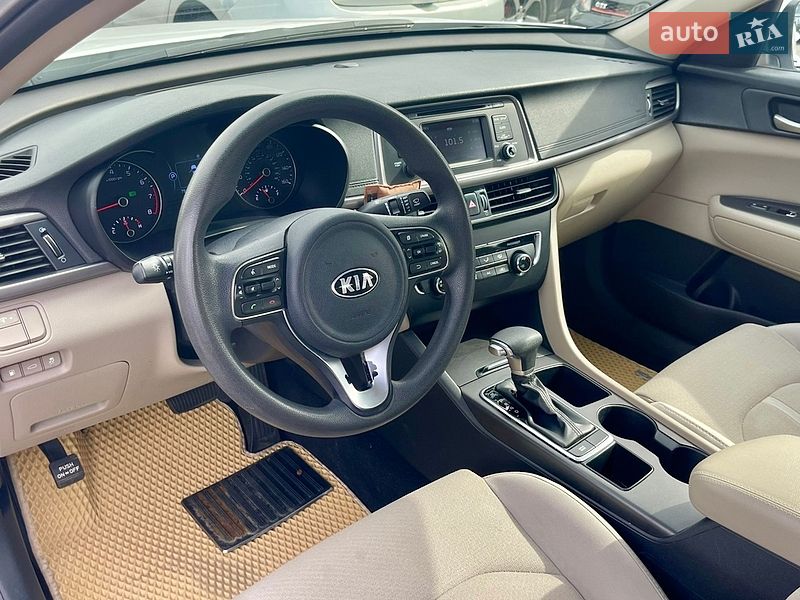 Седан Kia Optima 2016 в Киеве