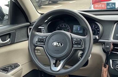 Седан Kia Optima 2016 в Киеве