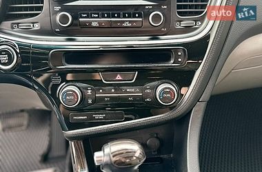 Седан Kia Optima 2014 в Киеве