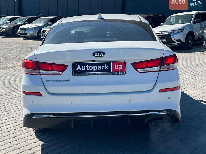Седан Kia Optima 2018 в Львове