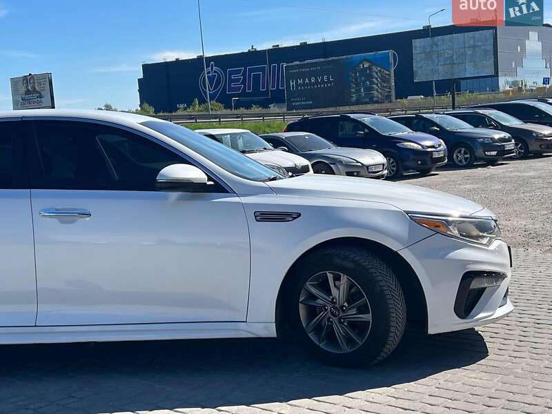 Седан Kia Optima 2018 в Львове