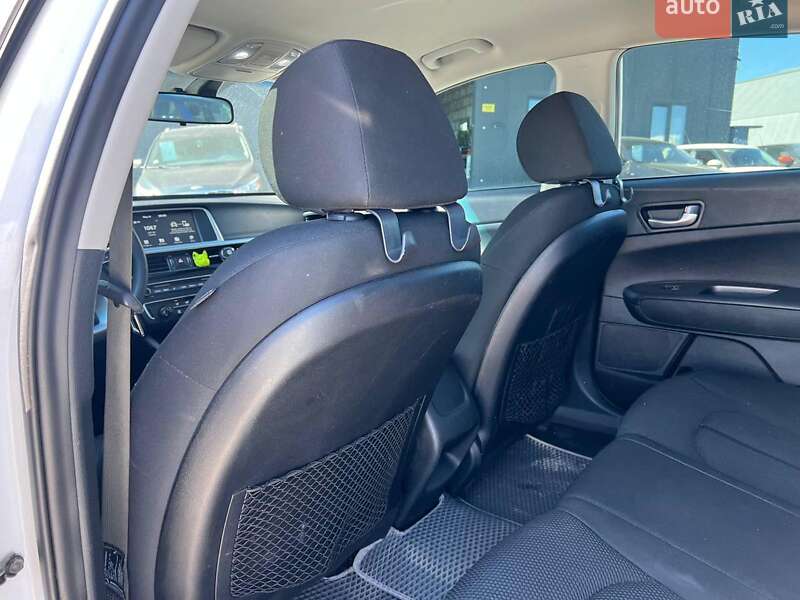 Седан Kia Optima 2018 в Львове