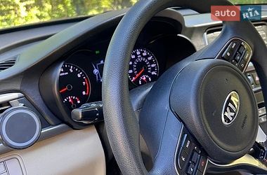 Седан Kia Optima 2016 в Нетішині