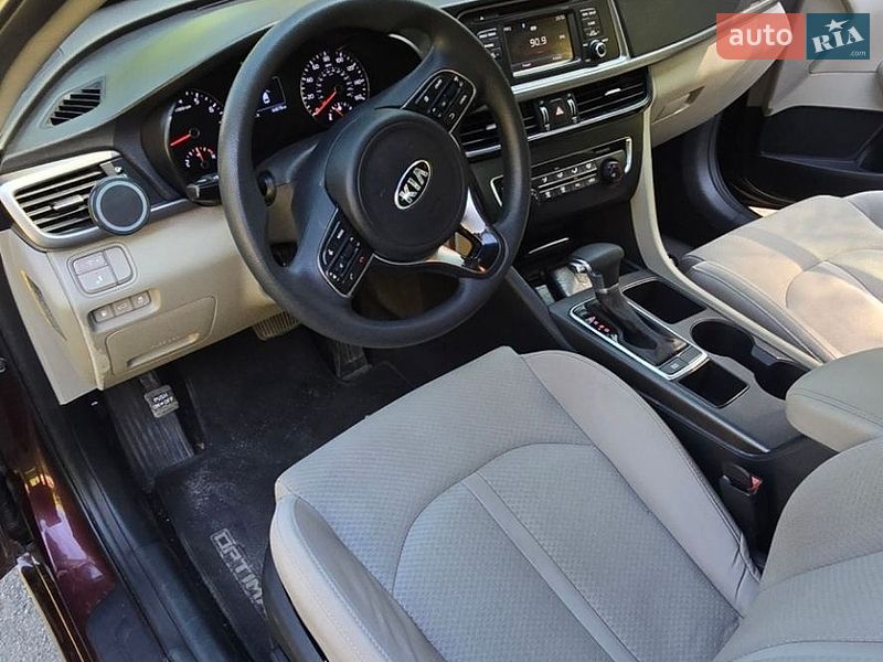 Седан Kia Optima 2016 в Нетішині