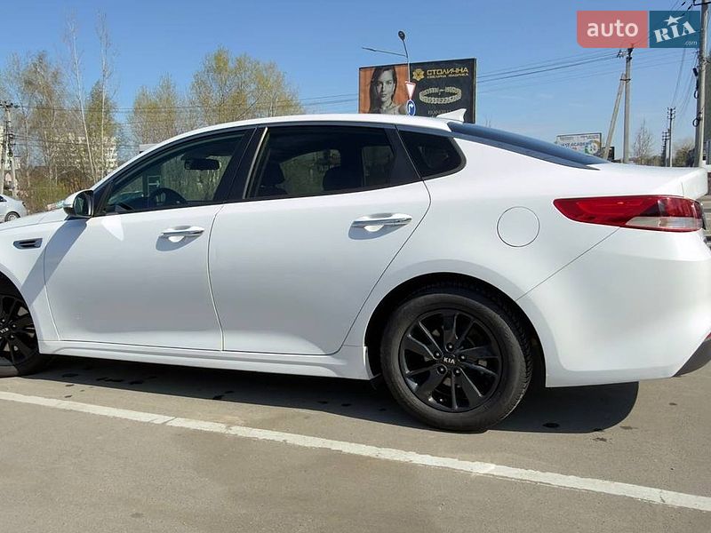Седан Kia Optima 2016 в Києві