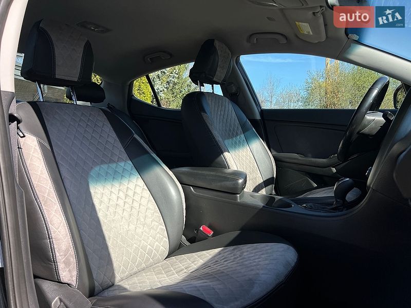 Седан Kia Optima 2013 в Львові