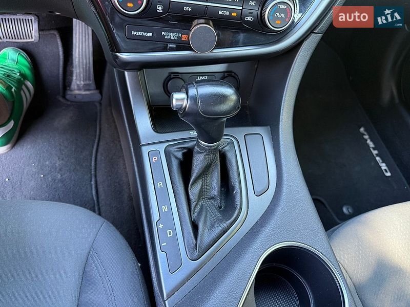 Седан Kia Optima 2014 в Киеве