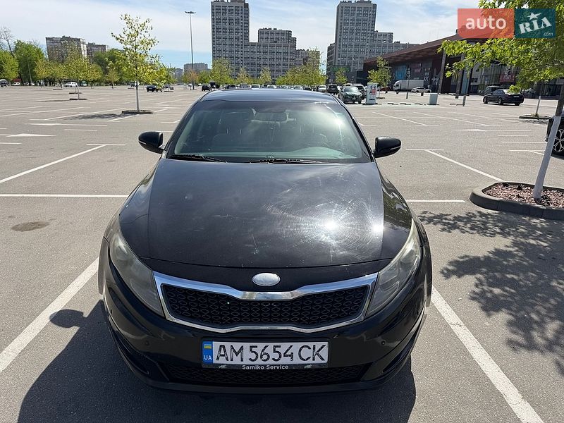 Седан Kia Optima 2013 в Киеве