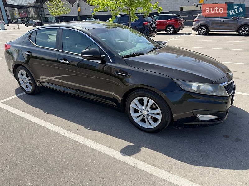 Седан Kia Optima 2013 в Киеве